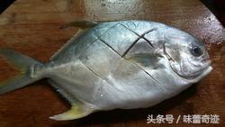 大厨清蒸金鲳鱼的经典做法,清蒸金鲳鱼家常做法第一美食