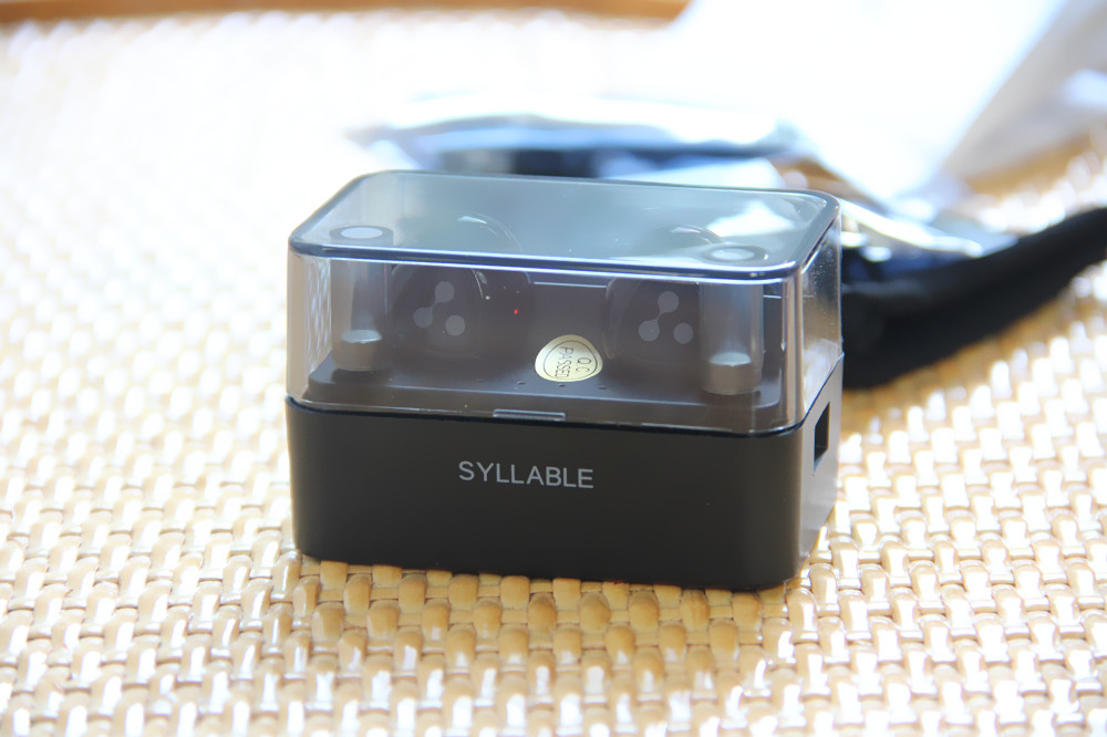 主耳机监听副耳机,主音质蓝牙耳机