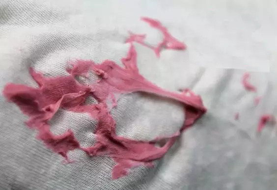 小妙招衣服染上笔墨怎么洗,用什么方法能把衣服上染的色洗掉