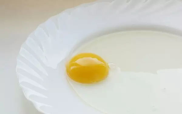 小妙招衣服染上笔墨怎么洗,用什么方法能把衣服上染的色洗掉