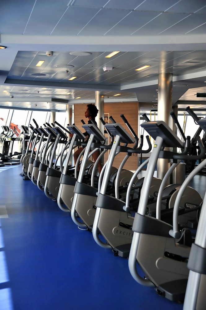 皇家加勒比海洋量子号,亚洲最大邮轮海洋量子号视频