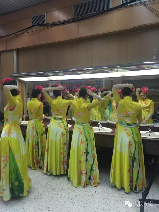 1983央视春晚精彩瞬间,历届春晚惊艳瞬间