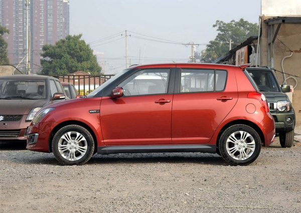 进口雨燕油耗,雨燕操控好还是飞度好