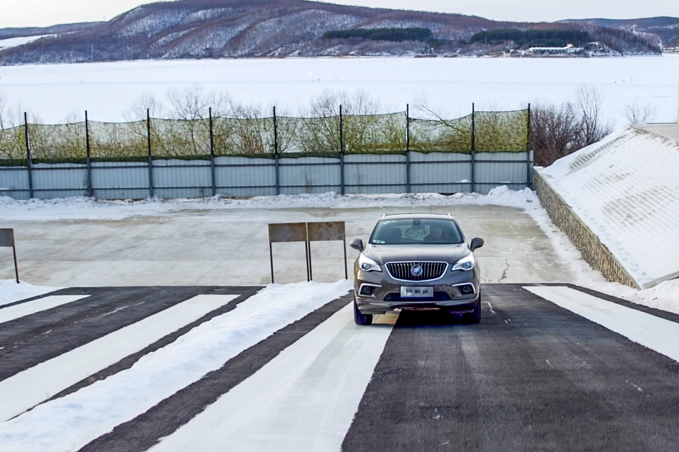 比下雪更好玩的，是到黑龙江体验别克冰雪试驾