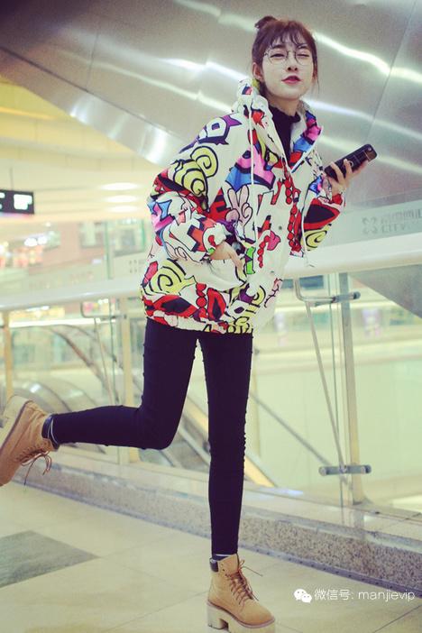 时尚棉衣设计感,棉衣这样搭配穿出冬天的随性洒脱