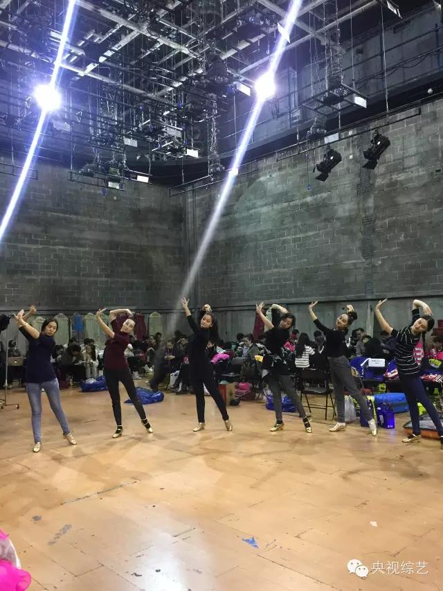 1983央视春晚精彩瞬间,历届春晚惊艳瞬间