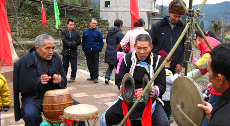 西部刀手，行走于中国道教神山四川洪雅瓦屋山，暗藏杀伐之气！