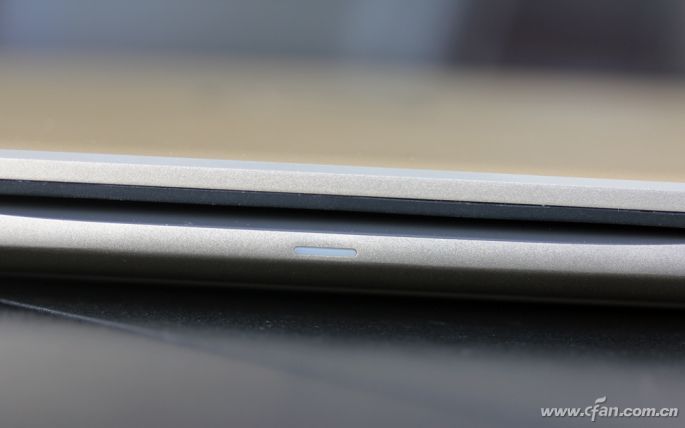 戴尔燃7000r1525s,戴尔燃7000黄白交替