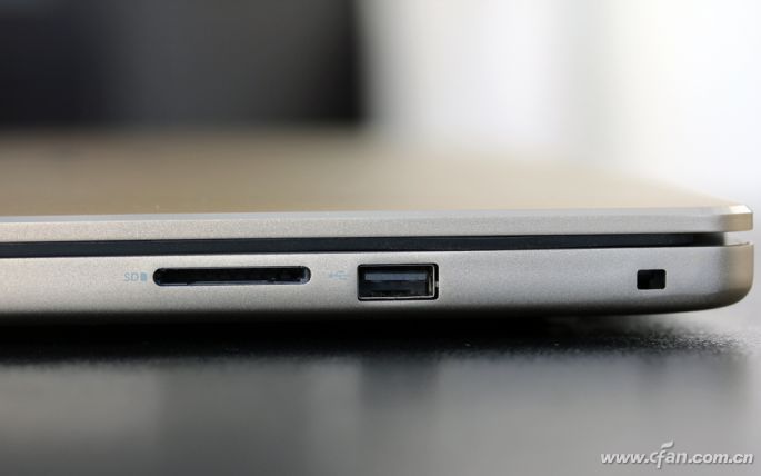 戴尔燃7000r1525s,戴尔燃7000黄白交替