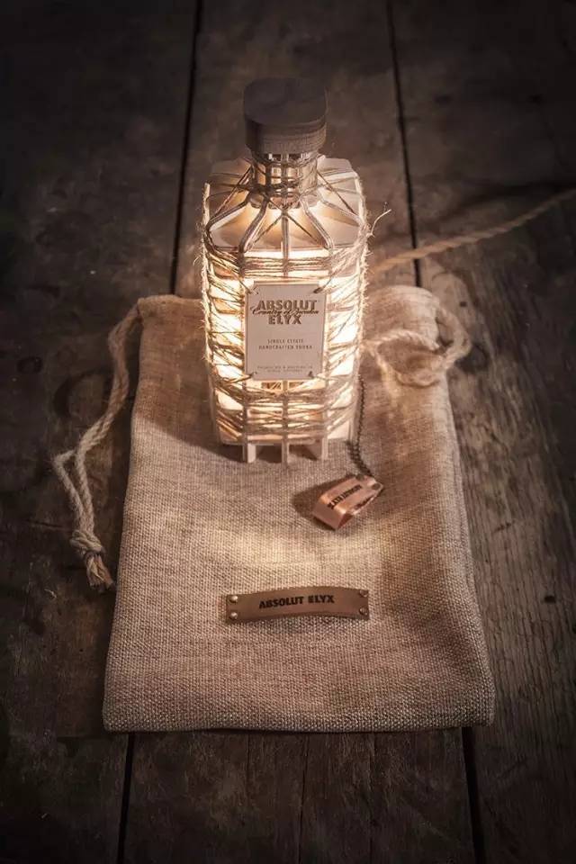 伏特加带灯光,绝对伏特加夜装限量版星夜紫