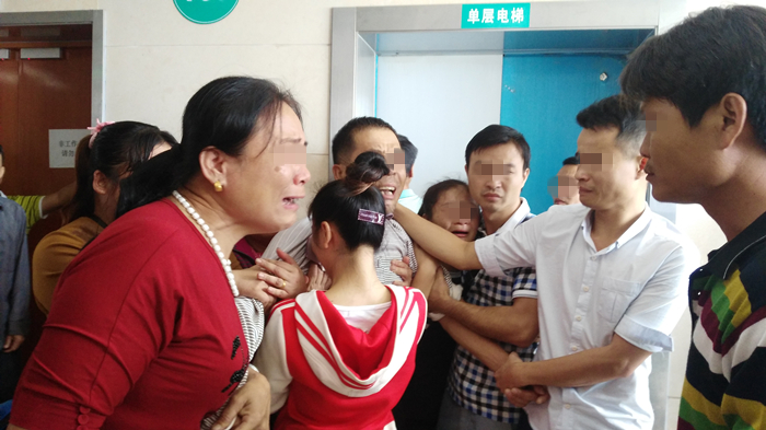 万宁一岁女婴服药后身亡,吃了药喝酒意外死亡