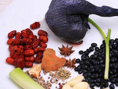 女性朋友所熟悉的乌鸡白凤丸，并不是“万金油”