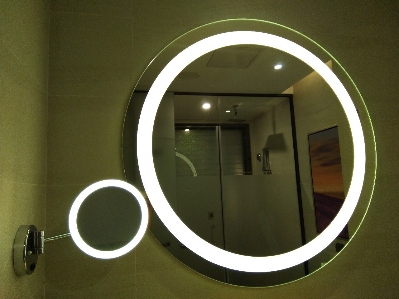 飞机延误三次后安全抵达,飞机延误三个半小时终于到家了