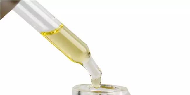 别小看这两样东西可以救命,精华油的几大美肤功效你都了解吗