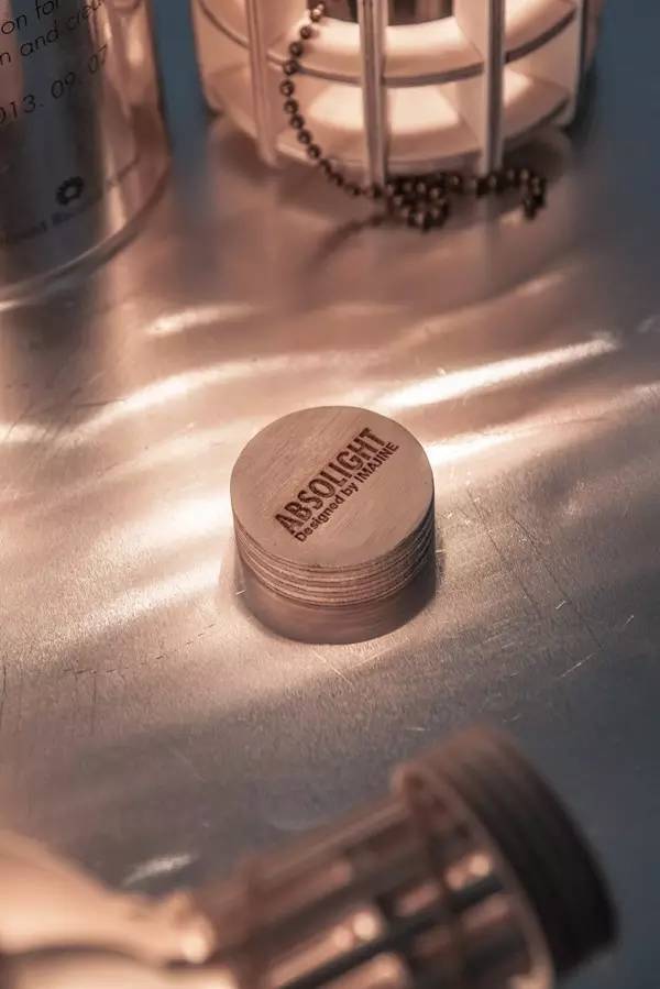 伏特加带灯光,绝对伏特加夜装限量版星夜紫