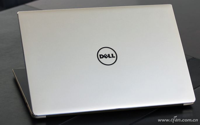 戴尔燃7000r1525s,戴尔燃7000黄白交替