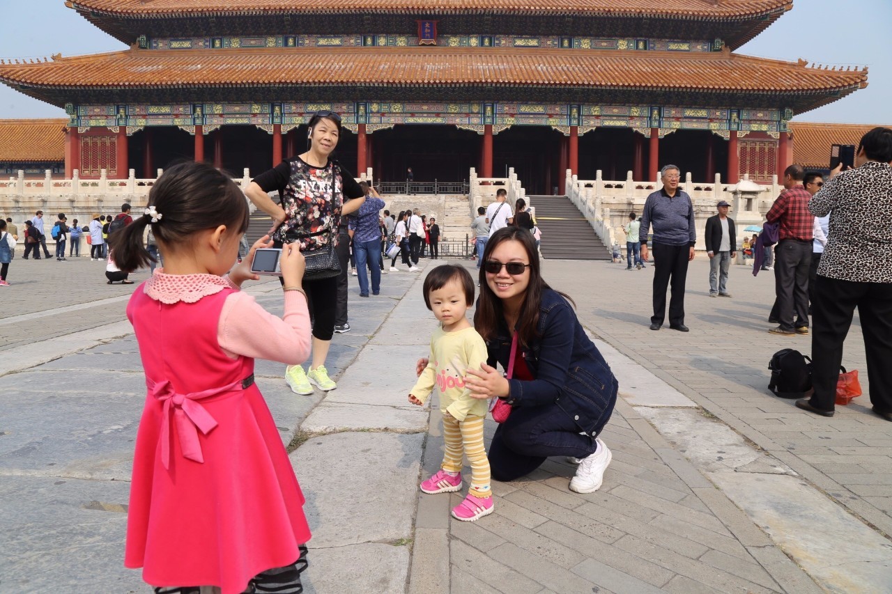 飞机延误三次后安全抵达,飞机延误三个半小时终于到家了