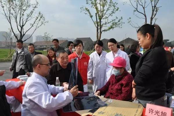 环境一流的康复医院,医院先进医疗设备