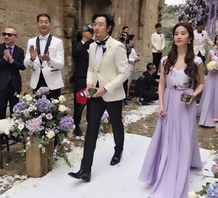果郡王给张靓颖当过伴郎么,张靓颖李健