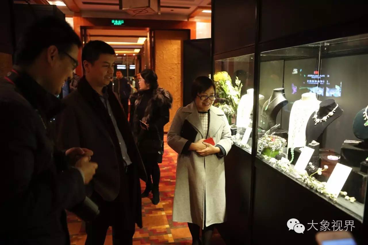 美艳洋模带您私家欧洲之旅！