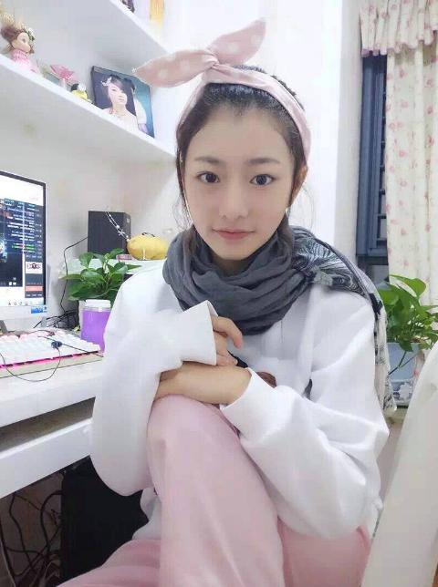 电竞浮梦第19期：一直喜欢Pis的女主播迪迪