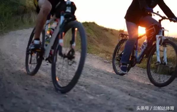 骑行中引起腰背疼痛的原因,骑行腰酸痛是什么原因
