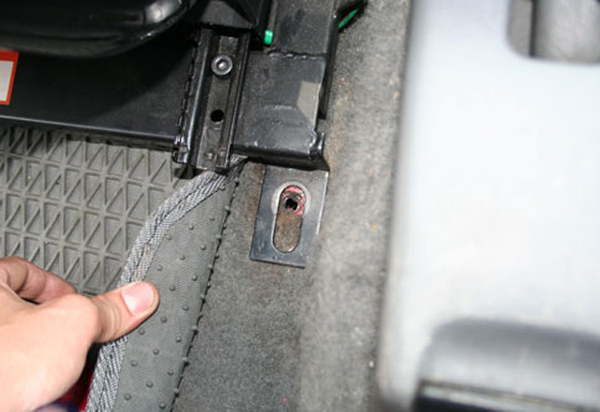 汽车螺丝松了要紧吗,汽车哪个螺丝松了容易出事