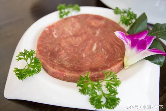 送福利！有人拍月亮有人在丢书，还不如请你吃顿火锅来的实在！