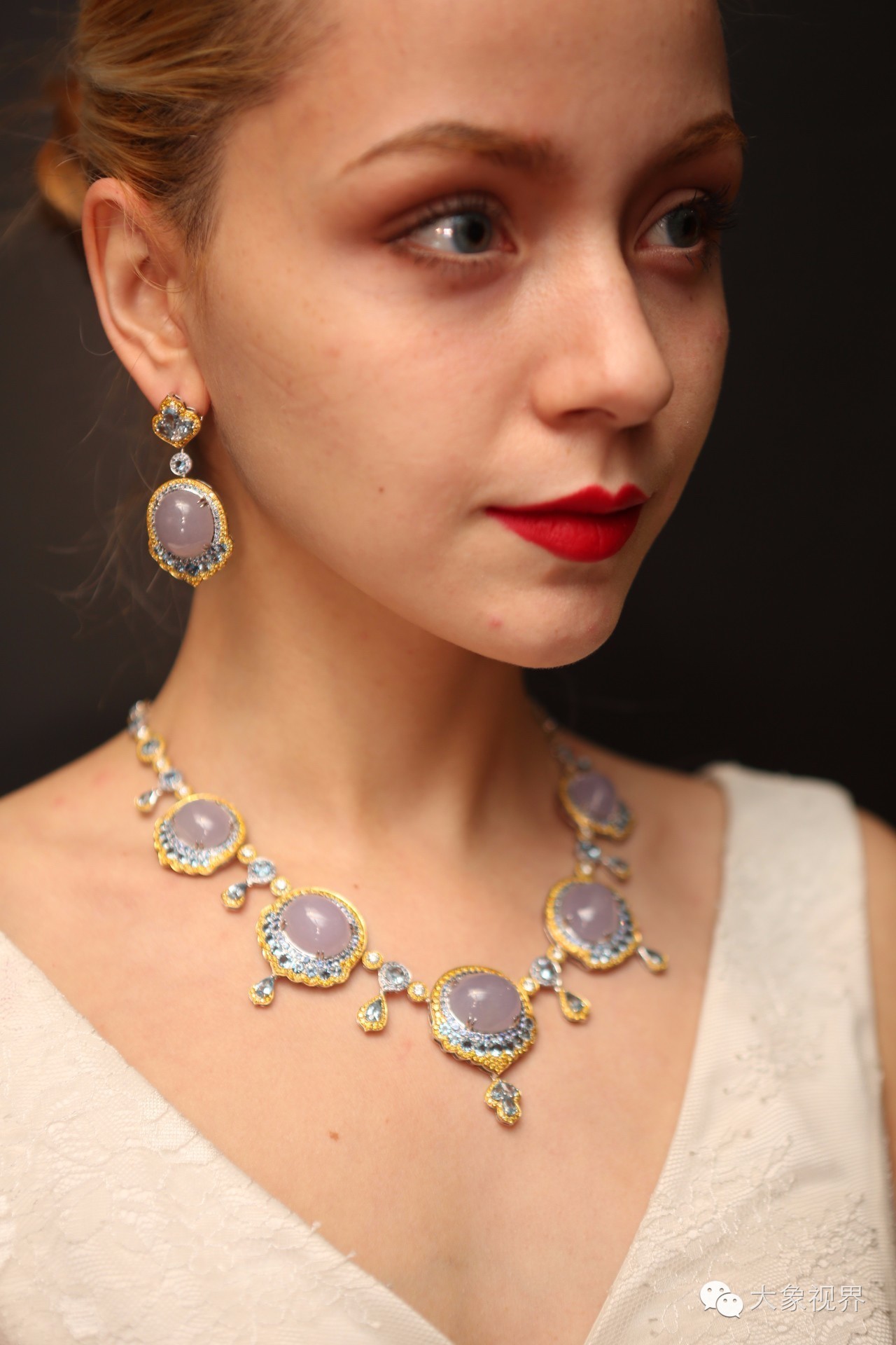 美艳洋模带您私家欧洲之旅！