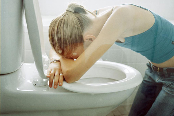 经常性呕吐要重视！三个治疗呕吐的偏方