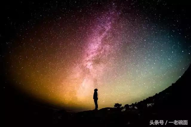 文人的冷漠是源于内心的强大,暗讽人情冷漠的句子