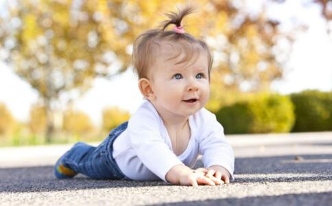 宝宝冬季皮肤干燥起皮怎么办,冬季宝宝皮肤干裂用什么洗