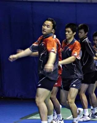 冬季打球的正确热身方式,天气冷打球关注事项