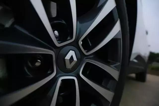 2017款雷诺科雷傲试驾视频,雷诺科雷傲国产与进口