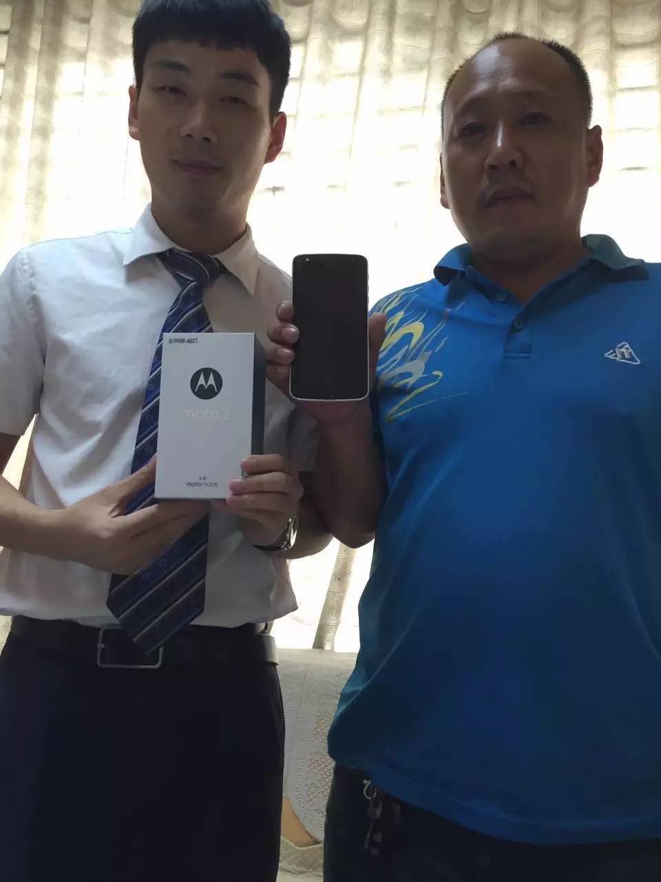 为什么越来越多的人在买手机,为什么越来越多的人喜欢逛实体店