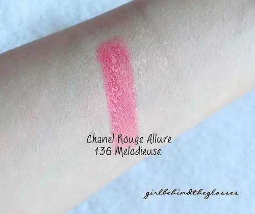 香奈儿口红三支套装试色,看了又看银珠的口红