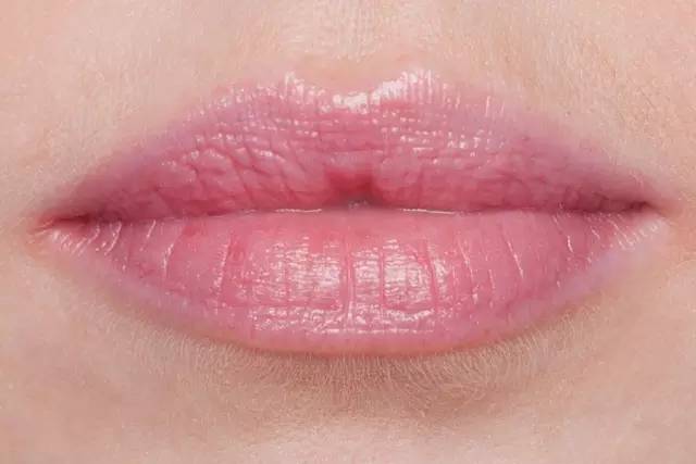 香奈儿口红三支套装试色,看了又看银珠的口红