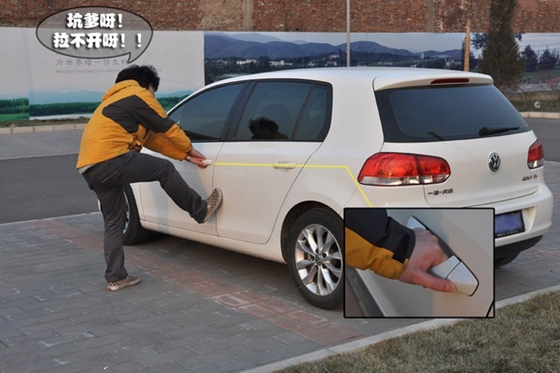 下雪车上冻成冰怎么办,下雪车被雪冻上怎么处理