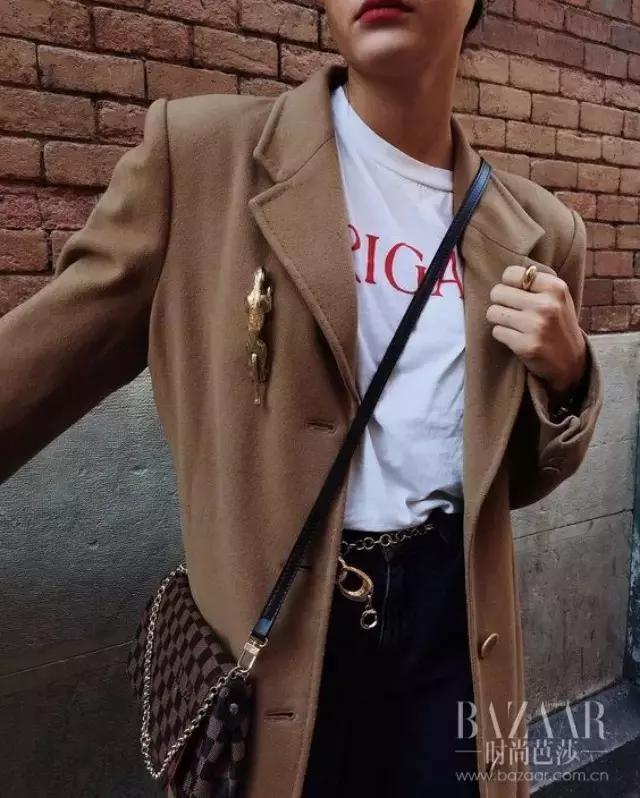 驼色呢大衣推荐,卖的很贵的大衣