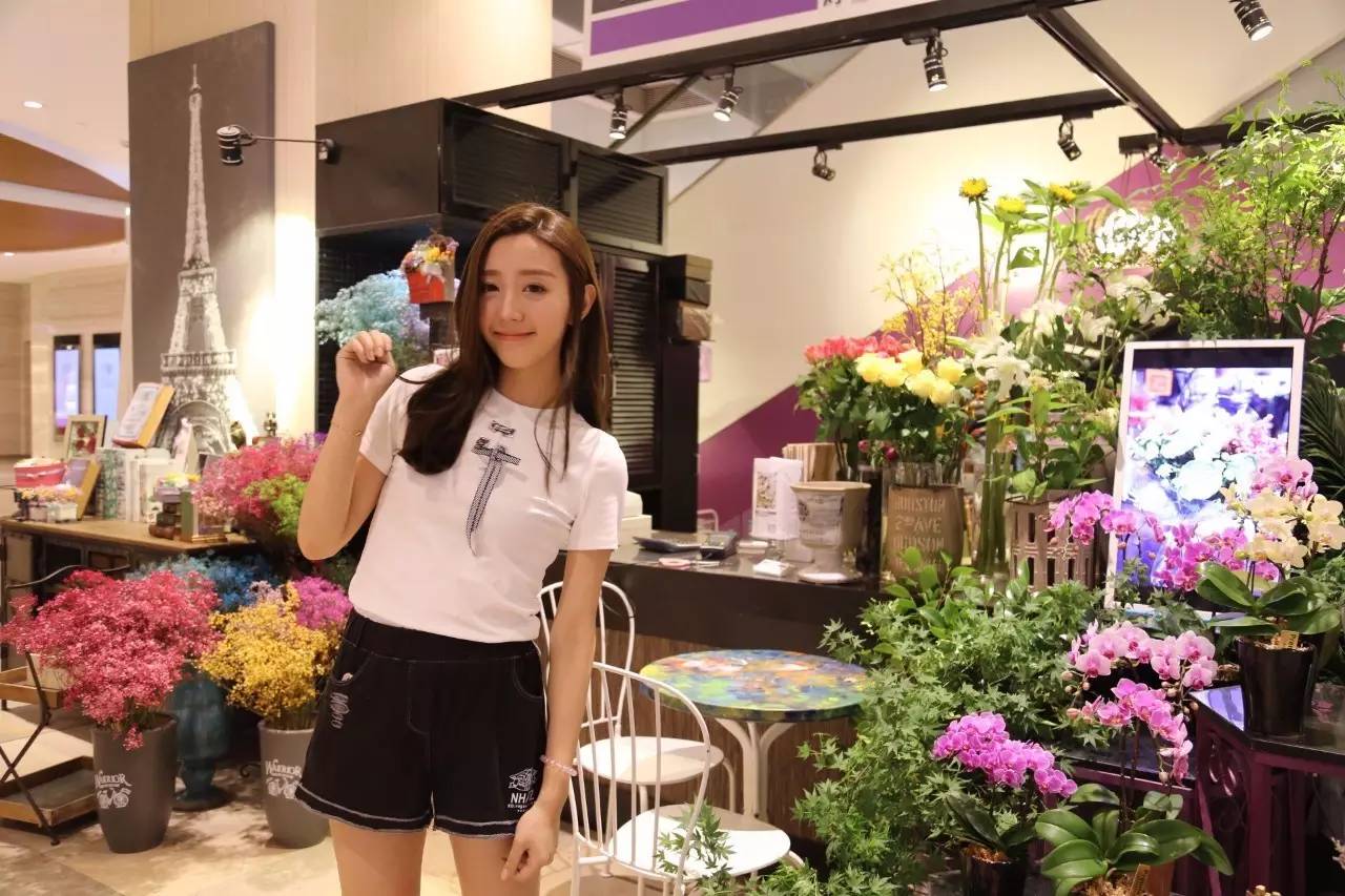 唐雪卉简历,唐雪卉美女图片