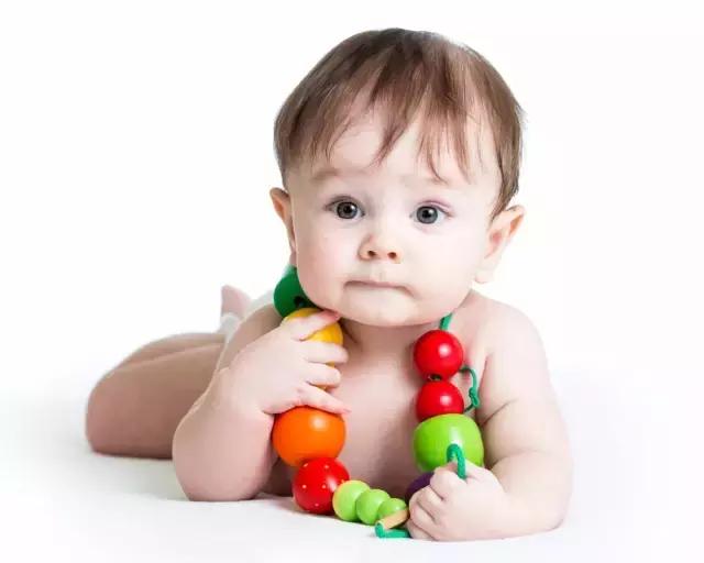 春季宝宝嘴唇干裂要怎样食疗,宝宝冬季嘴唇干裂小妙招