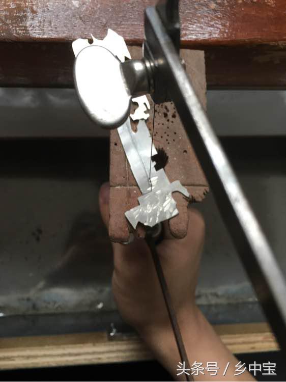 纯手工打造一枚银戒指的过程,纯手工银戒指简单的值多少钱