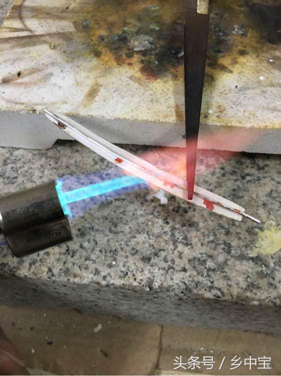 纯手工打造一枚银戒指的过程,纯手工银戒指简单的值多少钱