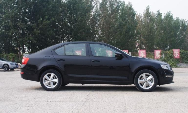 最新款速腾的空间,这是一款比速腾更高级的大众家轿