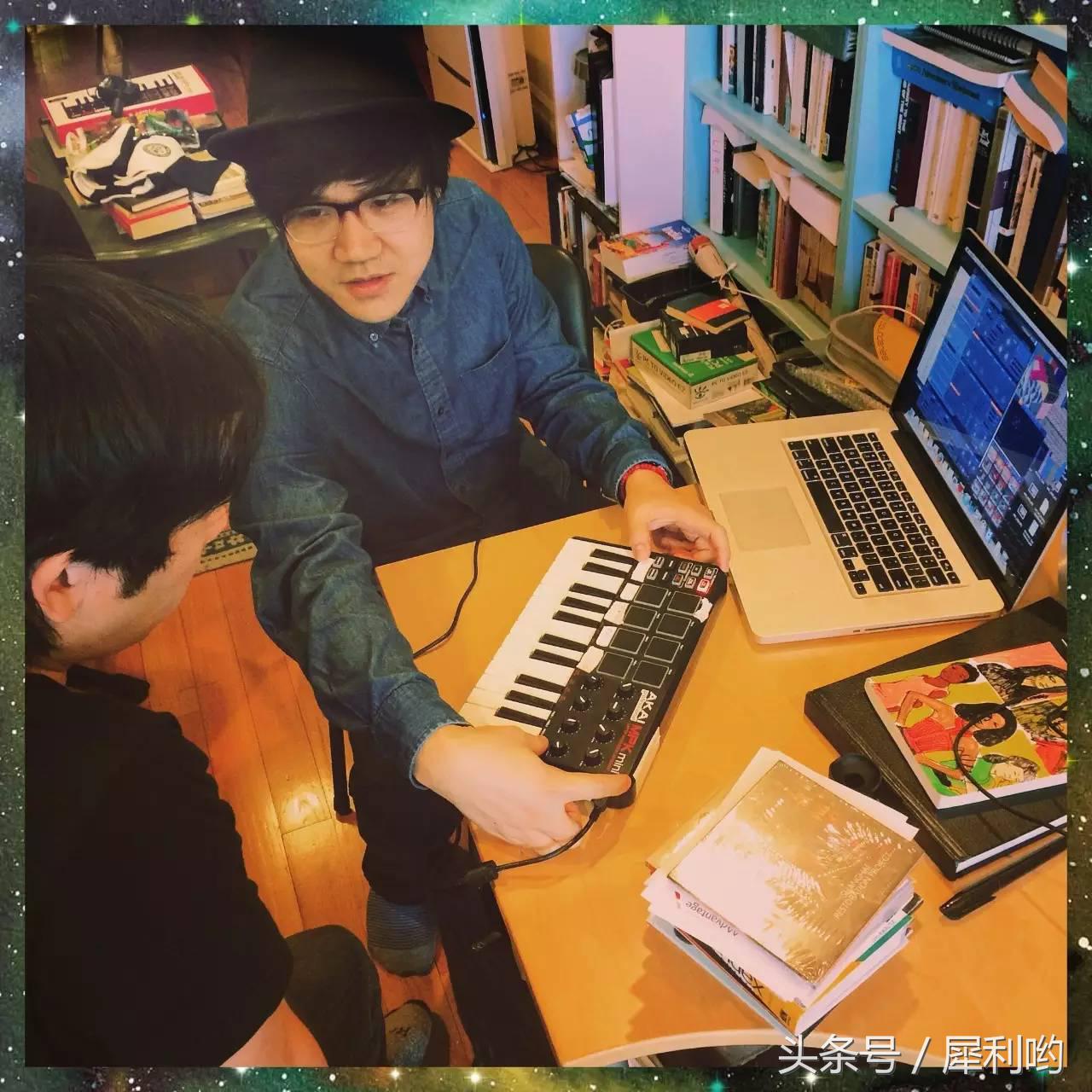 看雷磊和DaveLiang如何用好奇心编织三盒老磁带