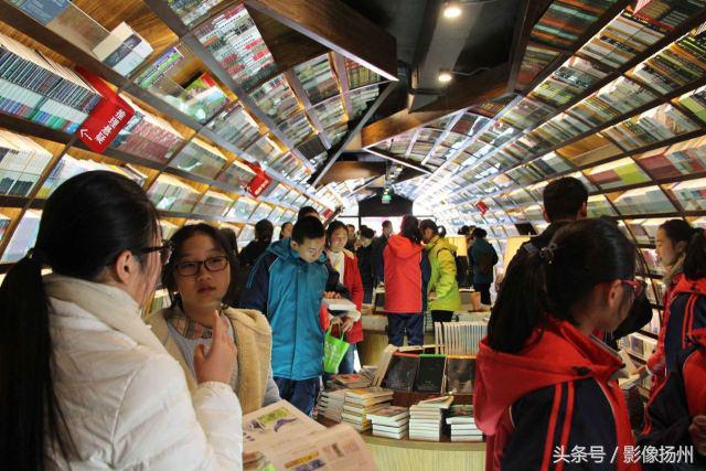 扬州女牙医写就《牙医门诊日记》，直面医患关系，温情感染读者