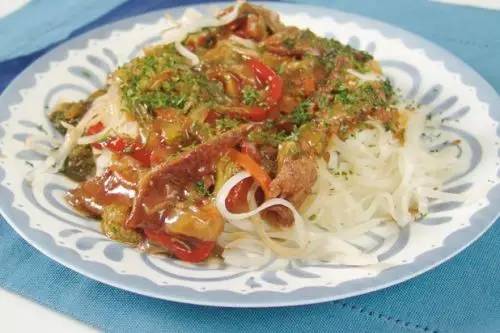 英国400斤胖子不吃饭 (英国胖子每天吃多少碗饭)