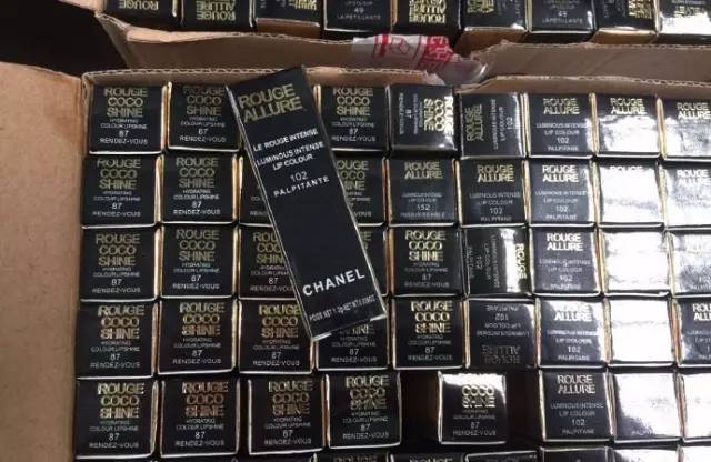香奈儿口红92过海关会有假吗,香奈儿口红一百多是假的吗