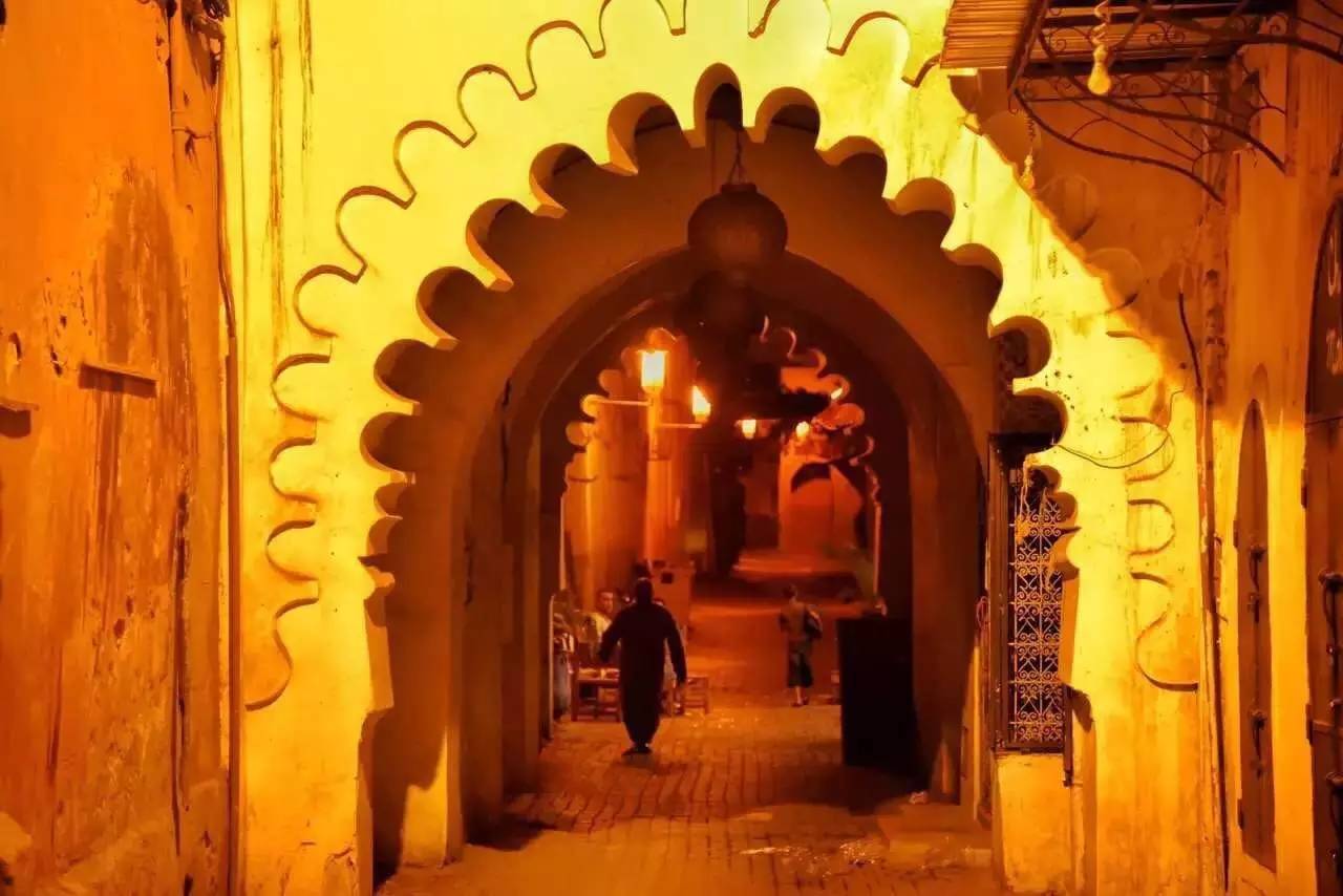 谁在美化美国,谁在美化齐淑芳