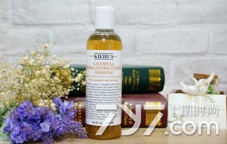 痘痘肌适合用科颜氏金盏花水吗,科颜氏金盏花水适合什么肤质